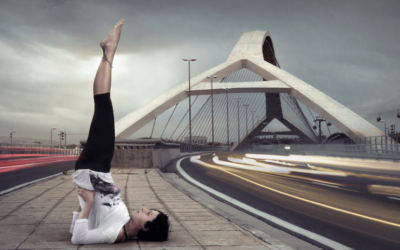 Clase de yoga para mejorar la postura