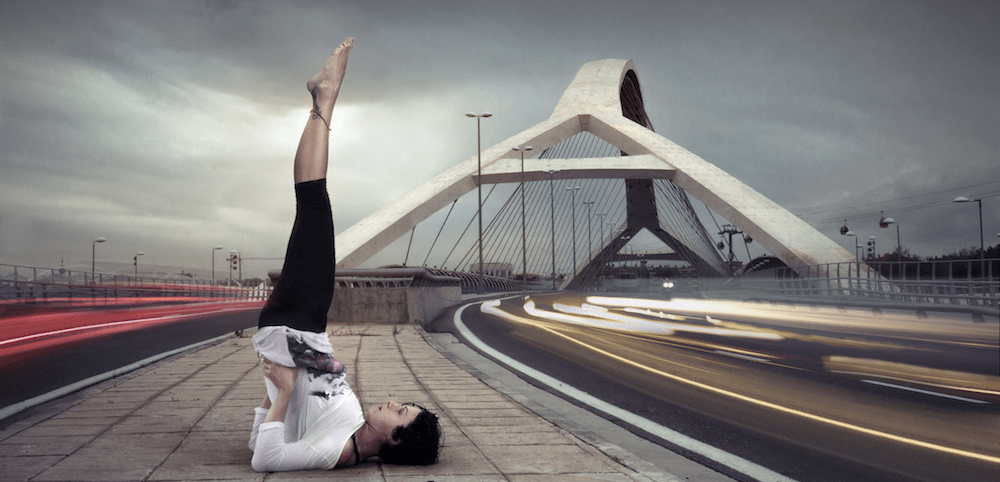 Clase de yoga para mejorar la postura